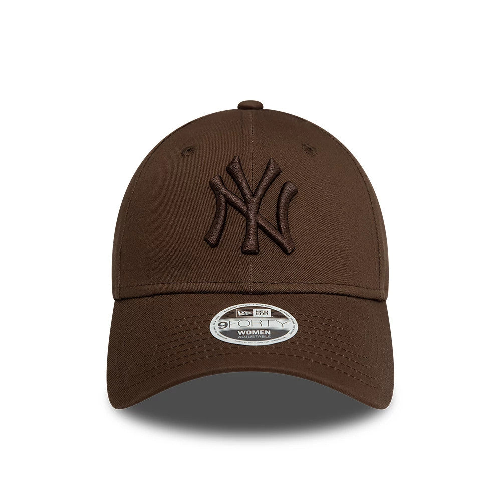Cappello con Visiera New York Yankees League Essential 9FORTY Marrone 60471462