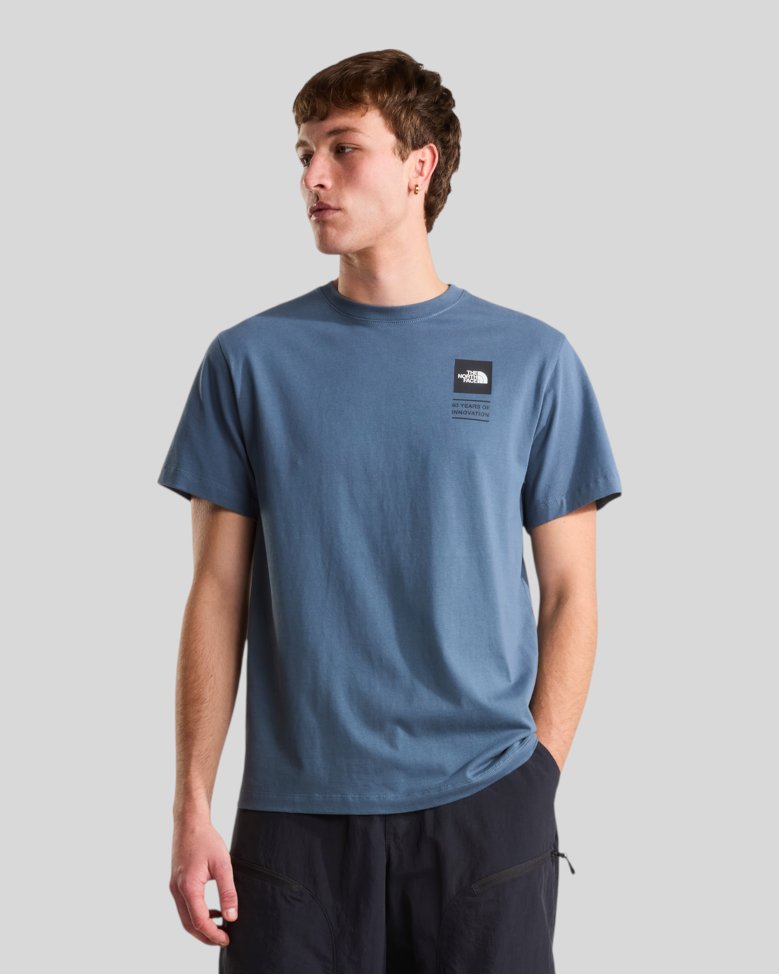 T-Shirt M Icon Celebration Relaxed Te Granite Grey NF0A8GAS0U3 The North Face