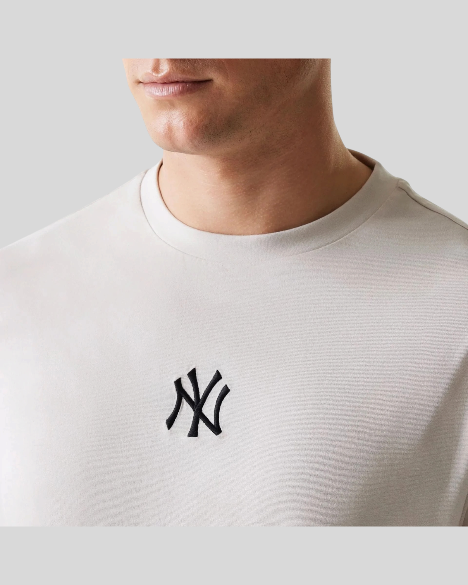 T-Shirt MLB New York Yankees Oversized Essentials Crema 60675747 New Era