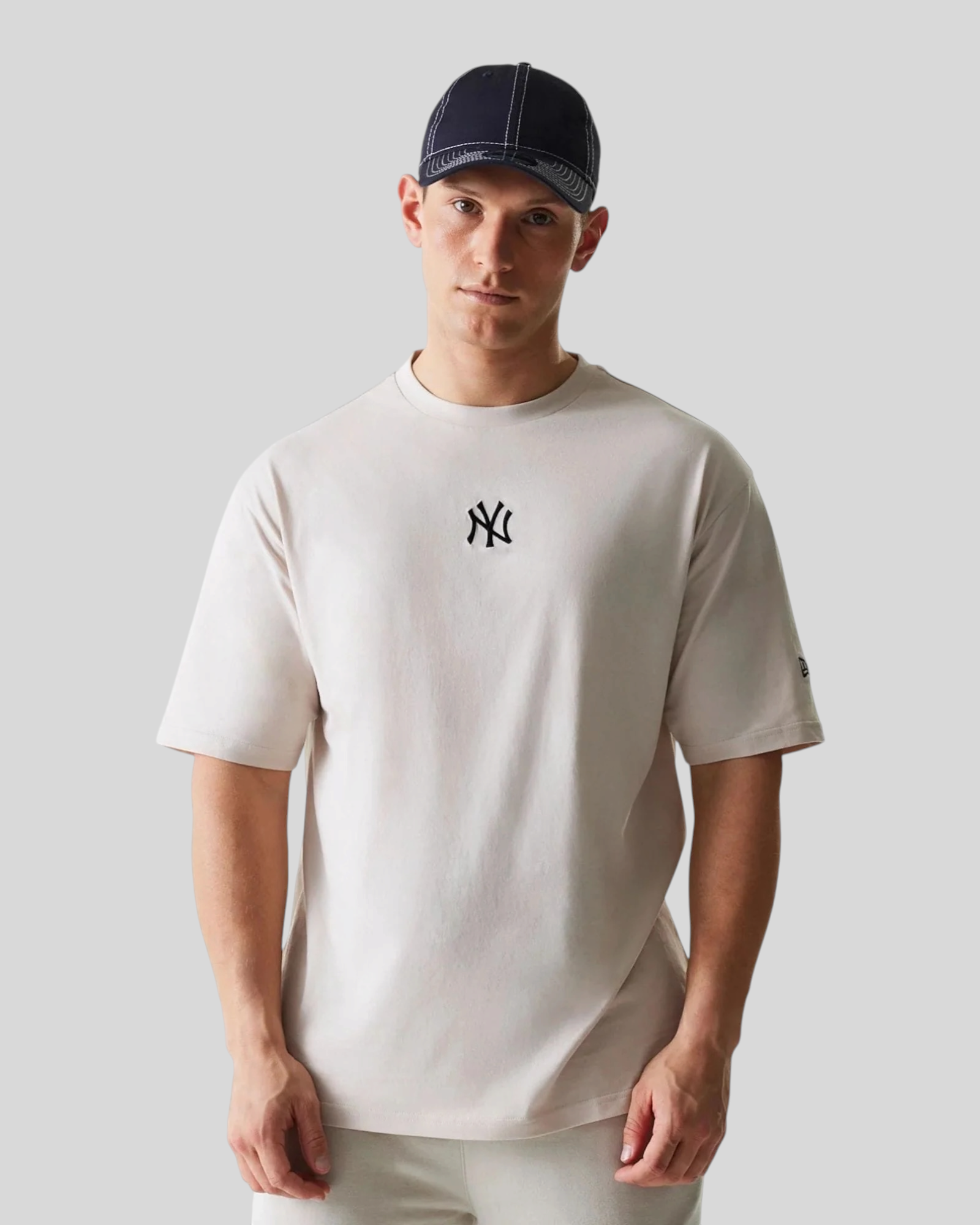T-Shirt MLB New York Yankees Oversized Essentials Crema 60675747 New Era