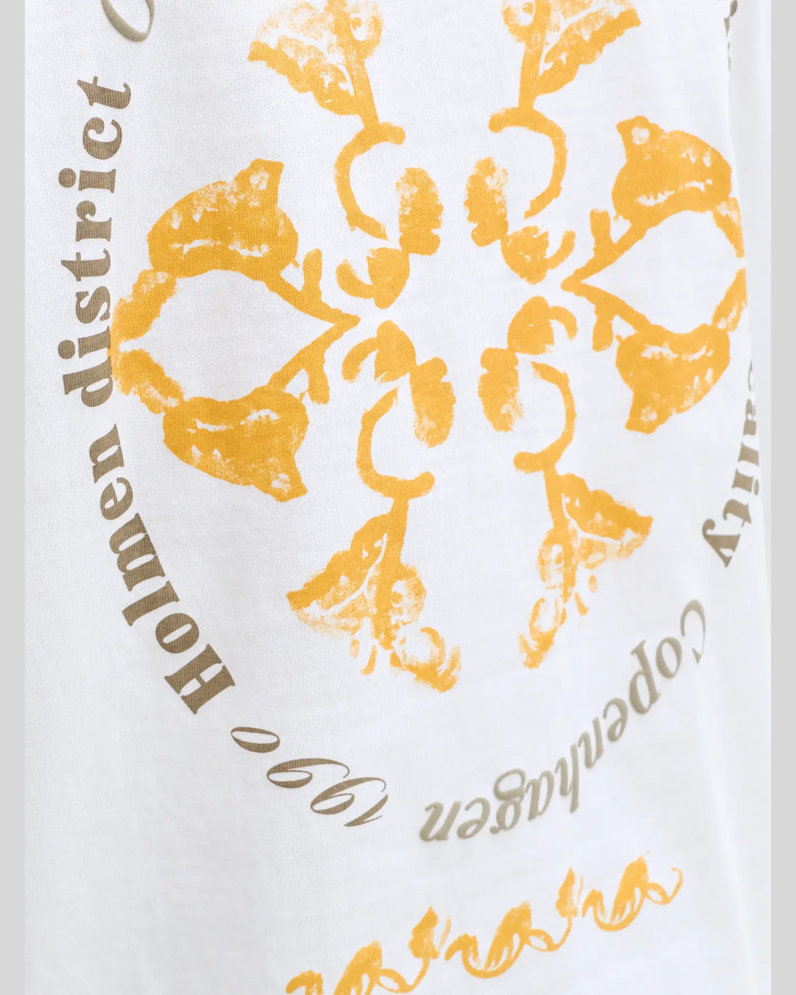 Brillantina Store white 100% cotton t-shirt with yellow graphic print and text details.